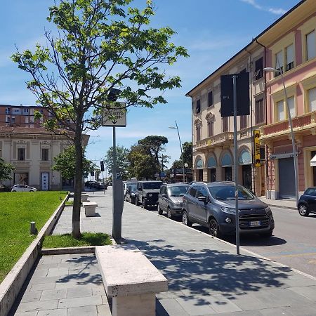 Historical Apartments By Seaside Viareggio Exterior foto