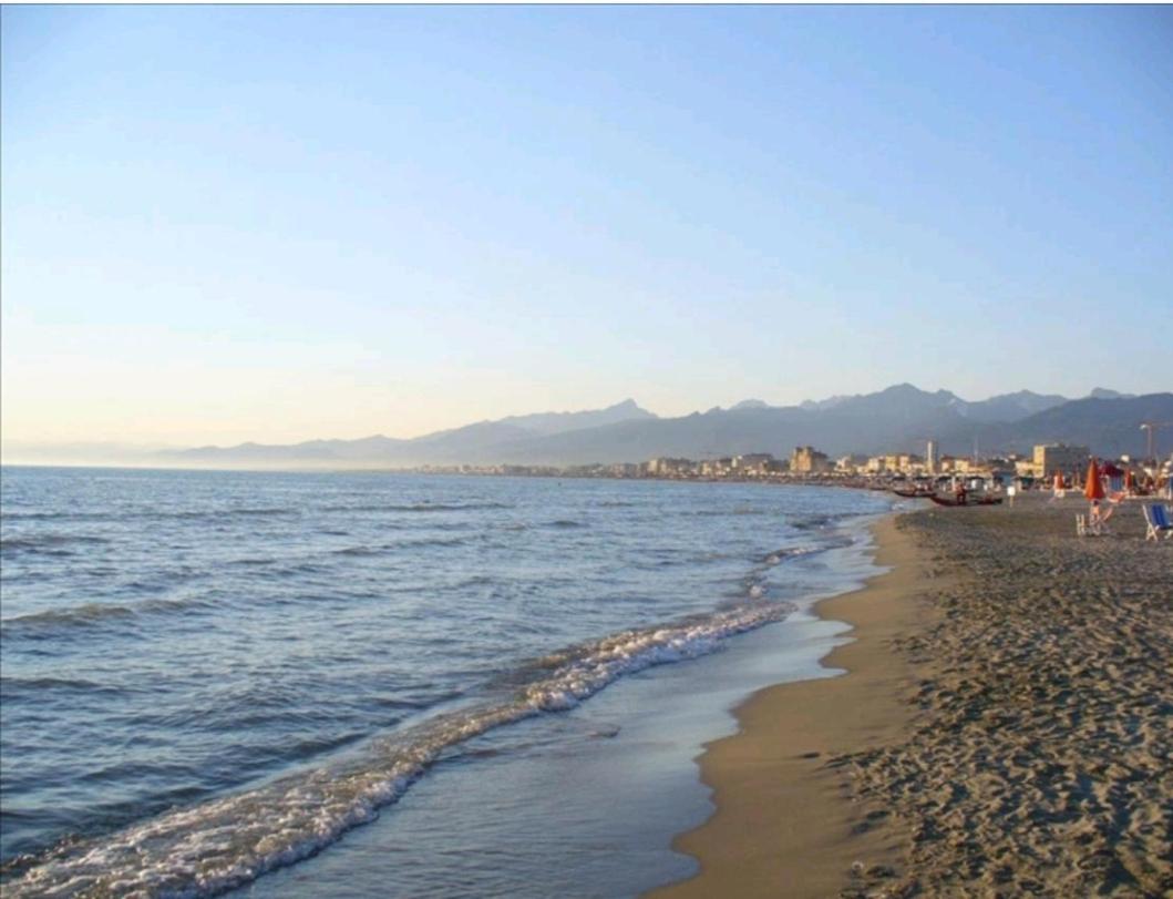 Historical Apartments By Seaside Viareggio Exterior foto