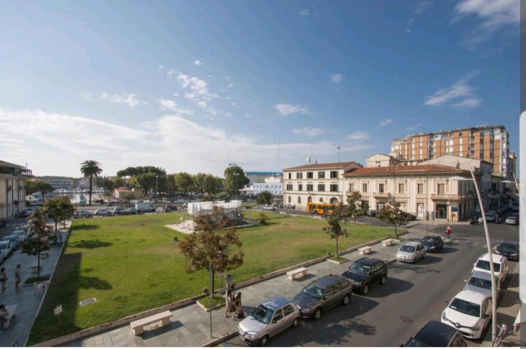 Historical Apartments By Seaside Viareggio Exterior foto
